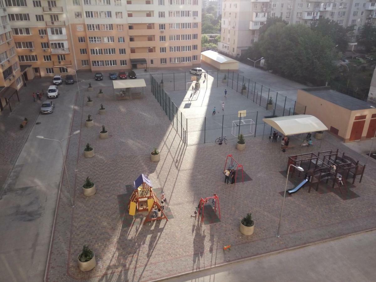 Своя Однокомнатная Квартира Odessa Zewnętrze zdjęcie